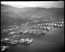 Hudson River National Defense Reserve Fleet 05.jpg
